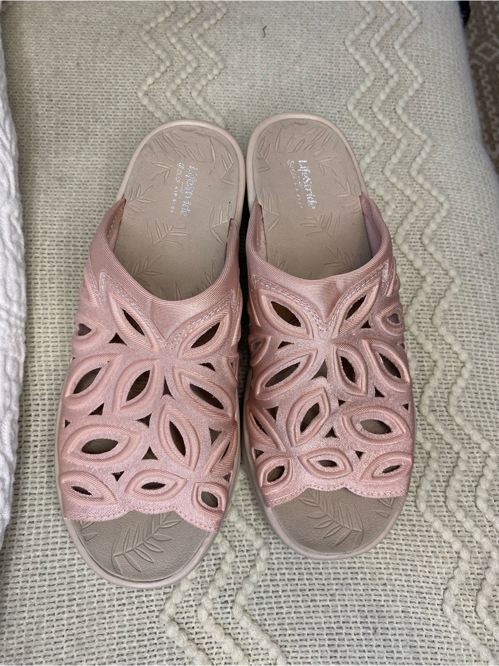 Life Stride Women's Pink Cutout Wedge Slide Sandals - Picture 4 of 6